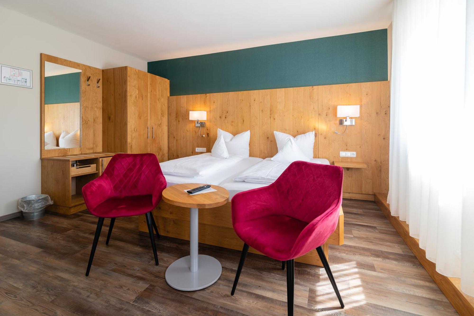 Hotel & Richard Held
